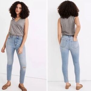Madewell Curvy Roadtripper Jeans Size 26 in Benton Wash Ripped Knee Edition EUC